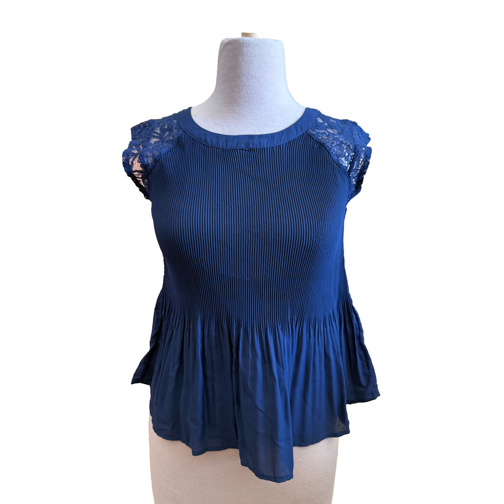 Status Blue Pleated Lace Sleeve Peplum Blouse – Women’s Size M – NWT
